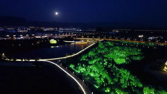 巴彦浩特的华丽蝶变 从城市建设与夜景亮化看今年巨变